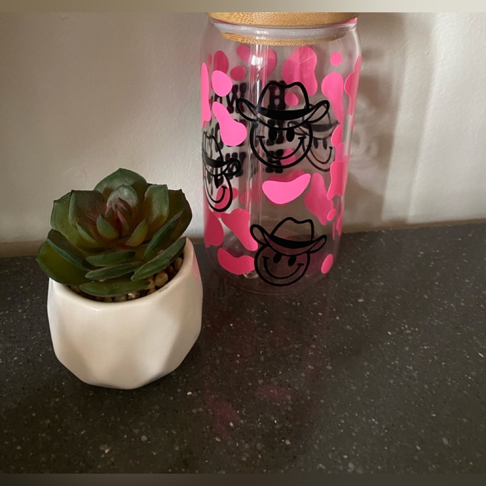 Howdy cup